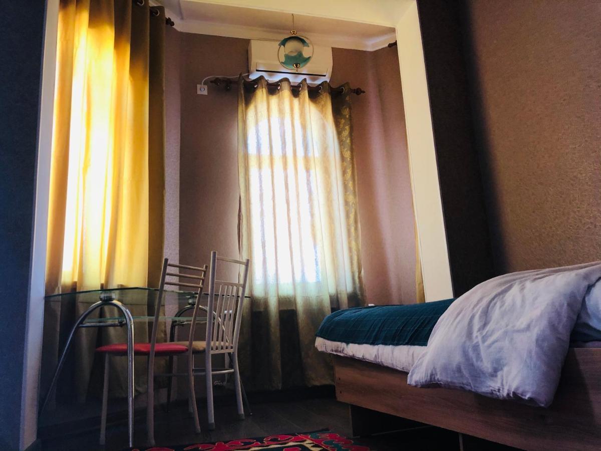 Sweet Home Hostel Bisjkek Buitenkant foto