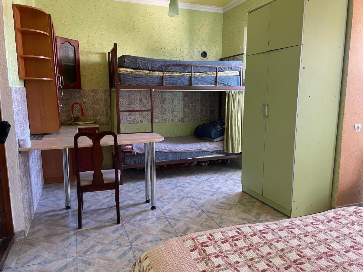 Sweet Home Hostel Bisjkek Buitenkant foto
